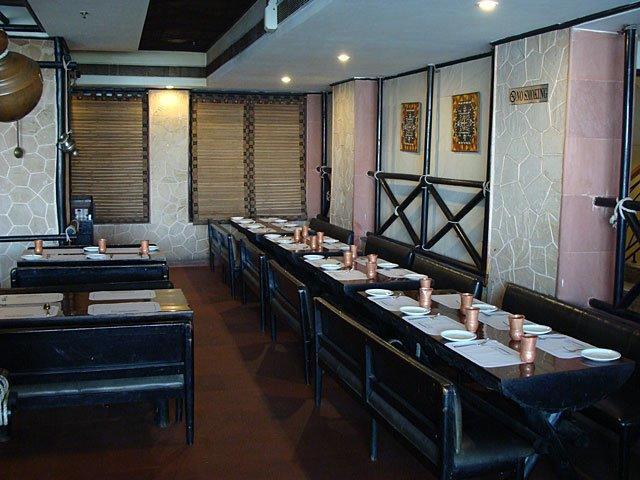 Leo Fort Hotel Джаландхар Экстерьер фото