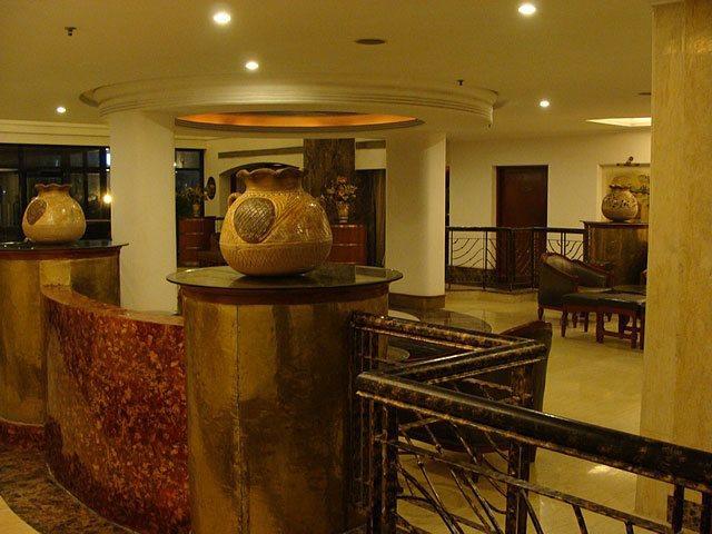 Leo Fort Hotel Джаландхар Экстерьер фото